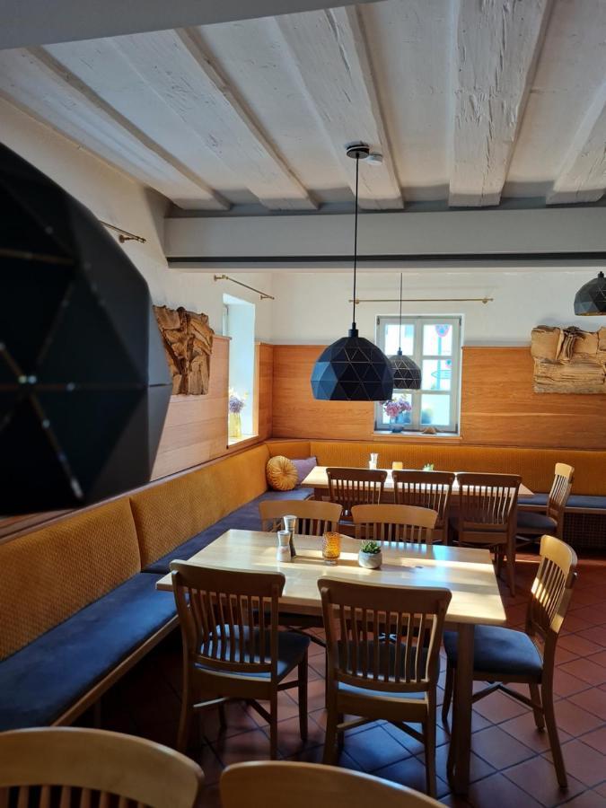 Gasthof Zur Post Neunkirchen am Brand ภายนอก รูปภาพ