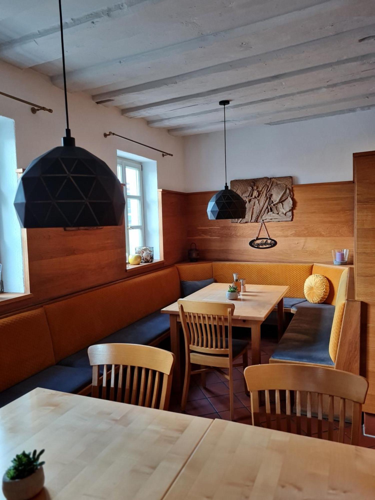 Gasthof Zur Post Neunkirchen am Brand ภายนอก รูปภาพ